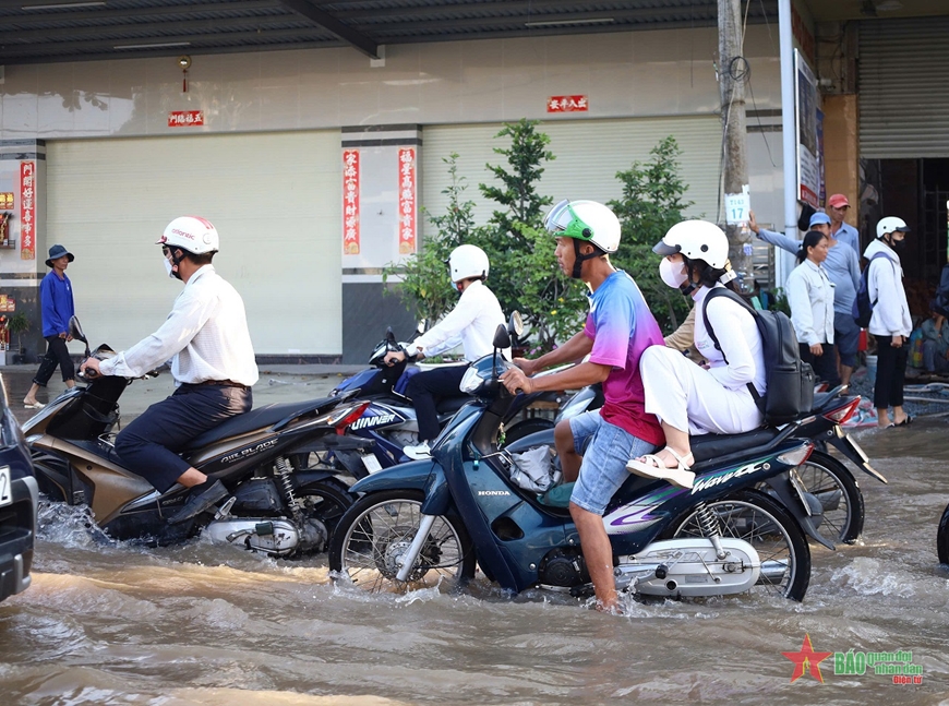 Cần Thơ: Triều cường gây ngập nặng tại quận Bình Thủy