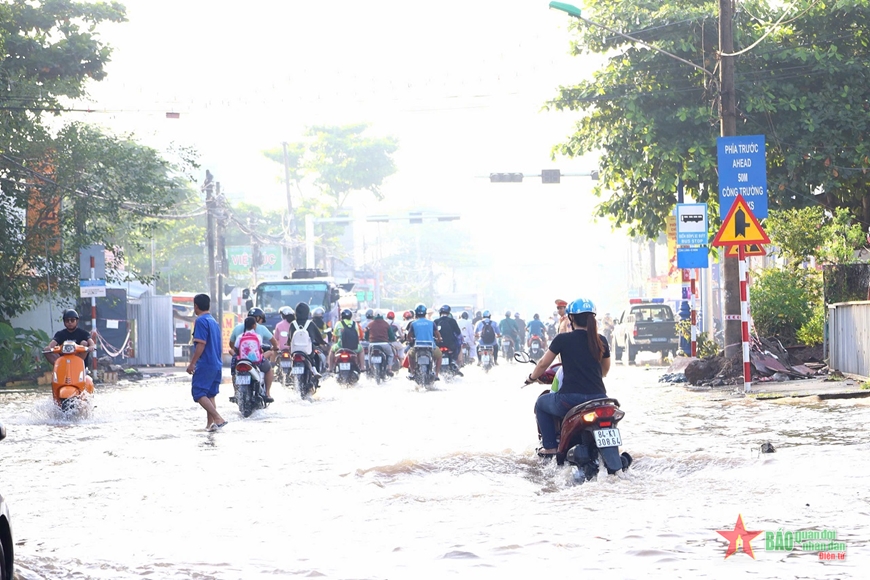 Cần Thơ: Triều cường gây ngập nặng tại quận Bình Thủy