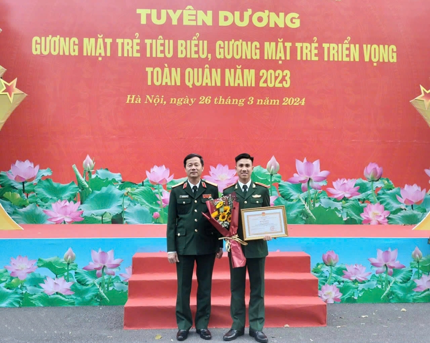 Trung úy Lê Văn Trường: Thủ khoa xuất sắc với khát vọng cống hiến