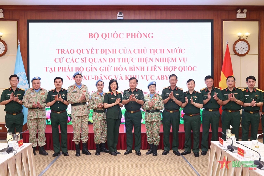 Thượng tướng Hoàng Xuân Chiến yêu cầu các sĩ quan mũ nồi xanh tiếp tục lan tỏa hình ảnh Bộ đội Cụ Hồ​