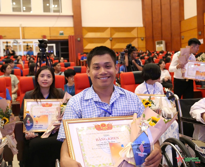 Tuyên dương 38 thanh niên khuyết tật tiêu biểu