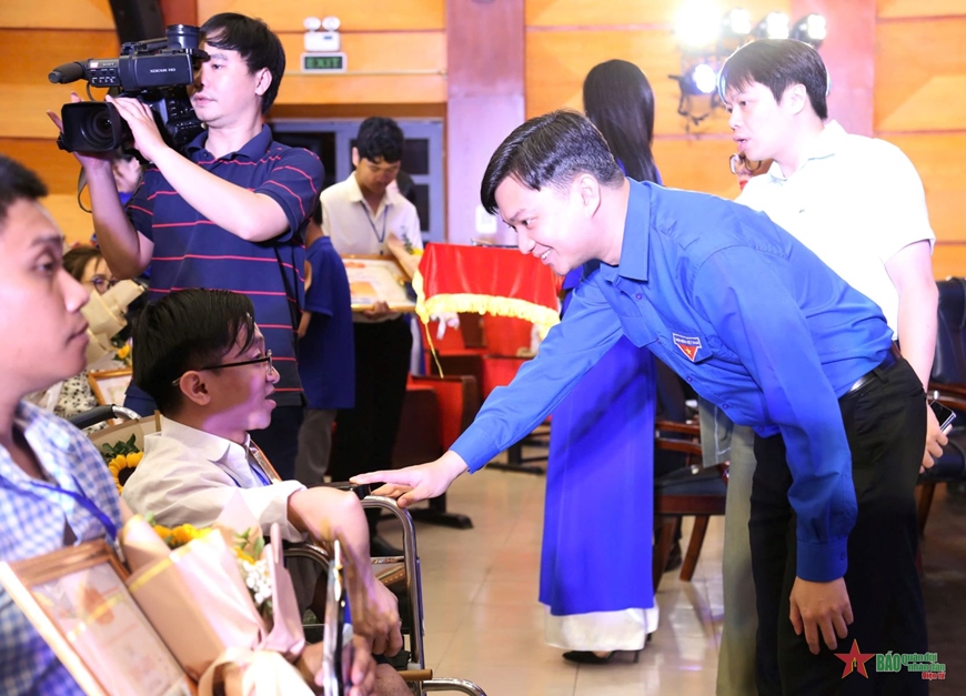 Tuyên dương 38 thanh niên khuyết tật tiêu biểu