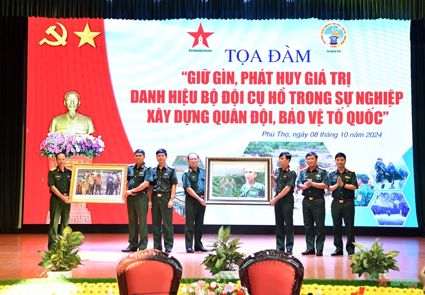 Tọa đàm “Giữ gìn, phát huy giá trị danh hiệu Bộ đội Cụ Hồ trong sự nghiệp xây dựng Quân đội, bảo vệ Tổ quốc”