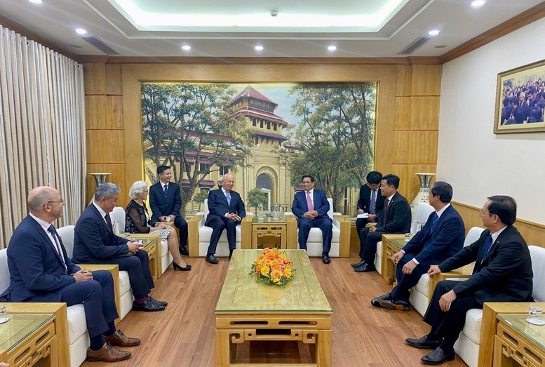 Thủ tướng Chính phủ Phạm Minh Chính tiếp Giáo sư Klaus Schwab