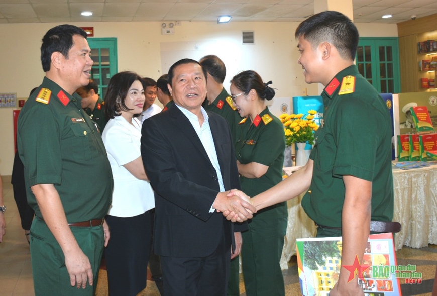 Ban Tuyên giáo Trung ương chúc mừng Nhà xuất bản Quân đội nhân dân