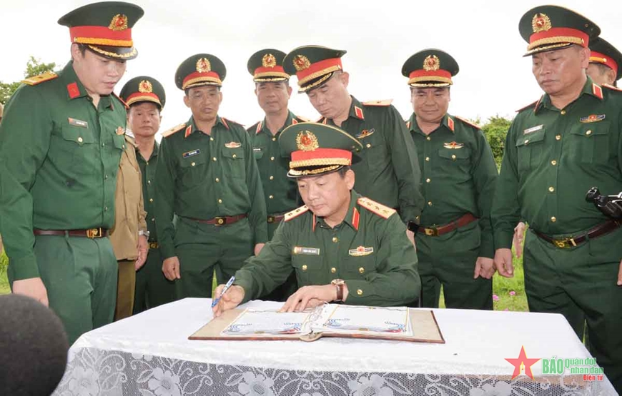 Thượng tướng Trịnh Văn Quyết thăm Lữ đoàn đặc công cơ động, Bộ các Lực lượng vũ trang cách mạng Cuba