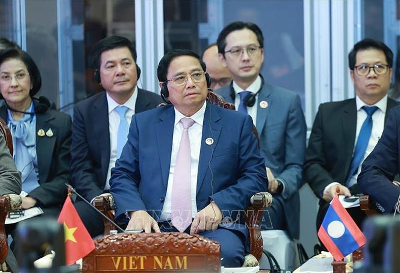 Lãnh đạo các nước ASEAN đối thoại với đại diện nghị viện, thanh niên và doanh nghiệp của khối