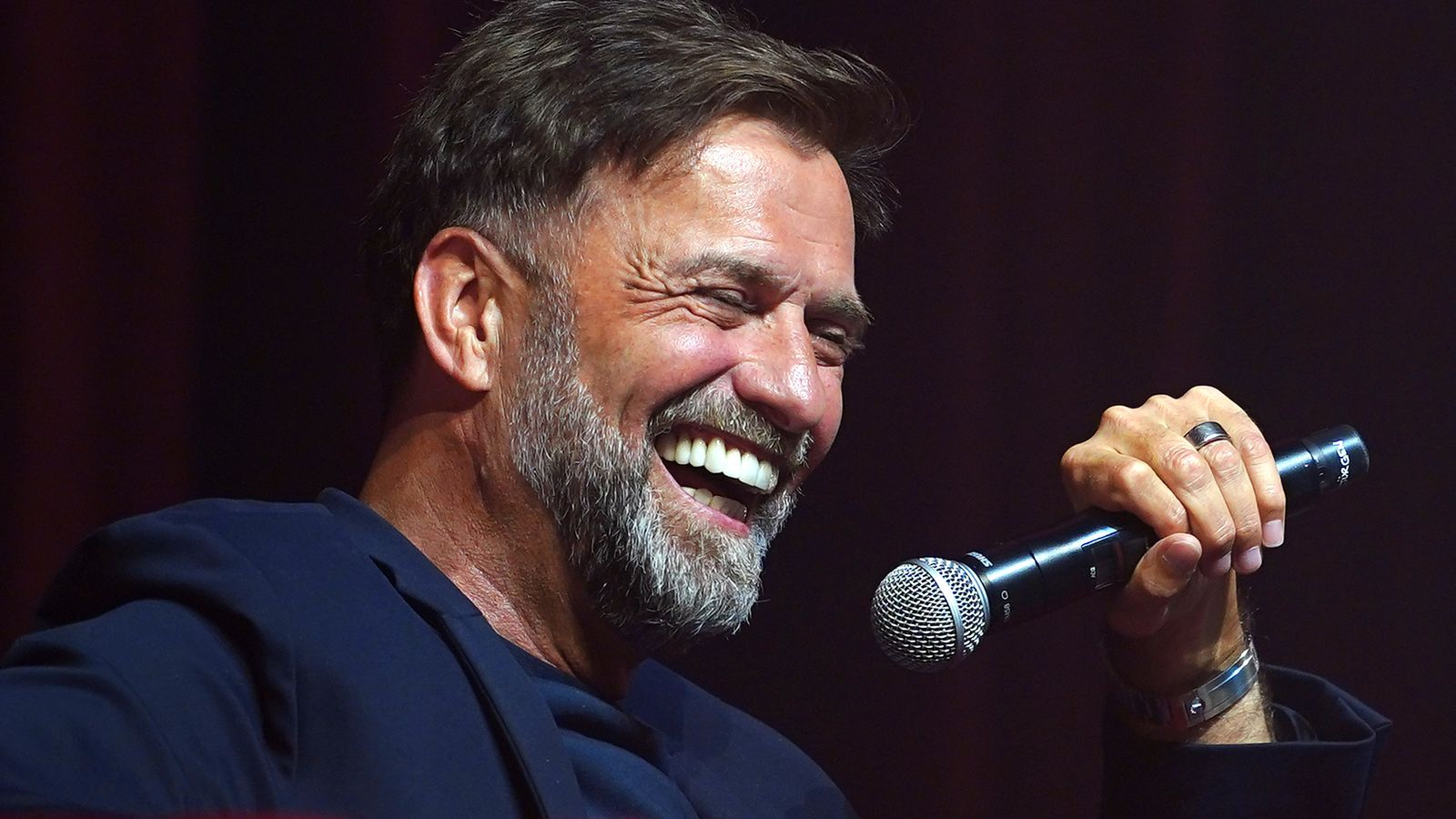 Jurgen Klopp quay lại với bóng đá