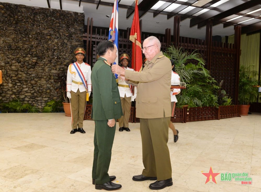 Thượng tướng Trịnh Văn Quyết tiếp tục các hoạt động trong chuyến thăm và làm việc tại Cuba