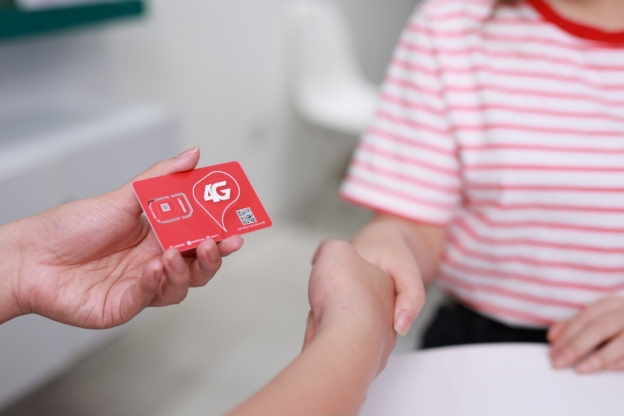 Nhờ triển khai quyết liệt dự án 2G lên 4G của Viettel, khách hàng được hưởng lợi. Ảnh: Tuấn Linh. 