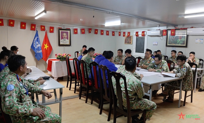 Bệnh ​viện dã chiến cấp 2 số 6 vận chuyển thành công ca cấp cứu đường không đầu tiên