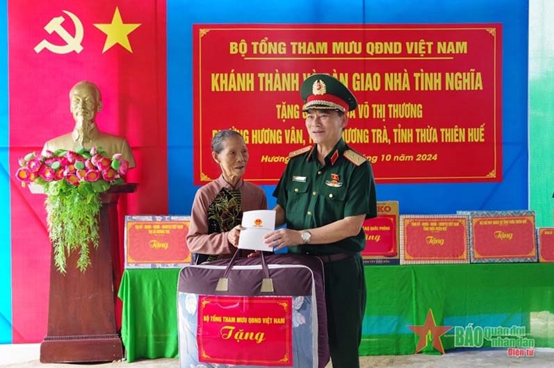 Trung tướng Phạm Trường Sơn dự Lễ khánh thành và bàn giao Nhà tình nghĩa tặng thân nhân liệt sĩ
