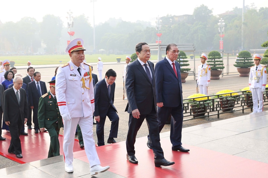 70 năm Giải phóng Thủ đô: Lãnh đạo Đảng, Nhà nước vào Lăng viếng Chủ tịch Hồ Chí Minh
