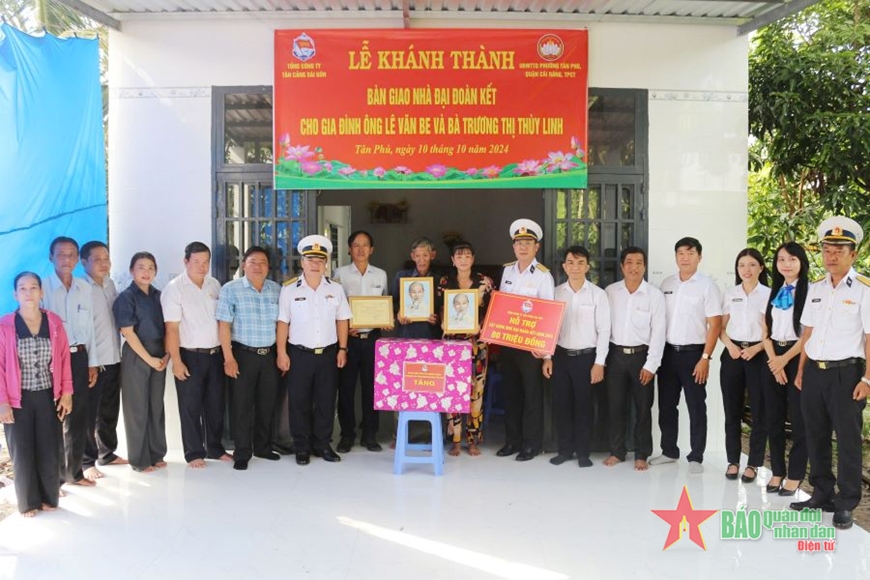 Tân Cảng Sài Gòn bàn giao nhà Đại đoàn kết