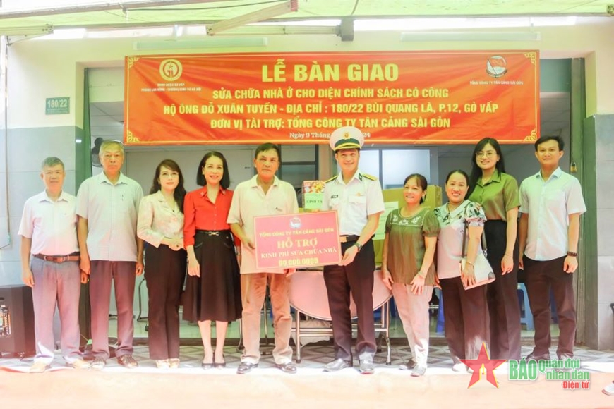 Tân Cảng Sài Gòn bàn giao nhà Đại đoàn kết