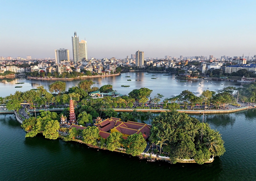 Hồ Tây - “viên ngọc sáng” giữa lòng Hà Nội. 