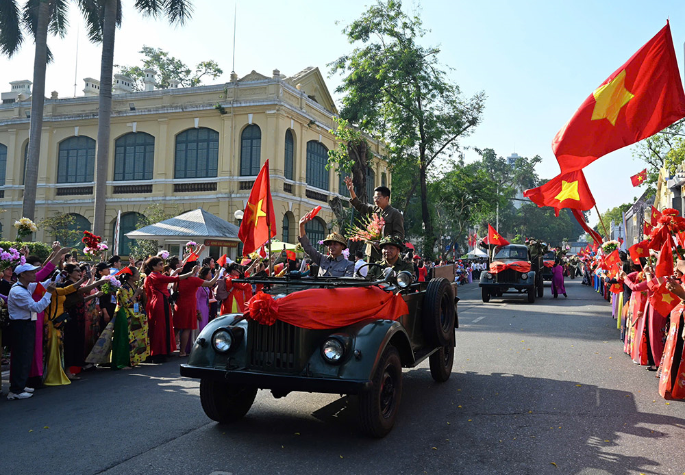 Hà Nội tự hào chiến thắng