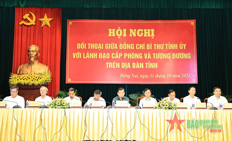 Bí thư Tỉnh ủy Đồng Nai đối thoại với lãnh đạo cấp phòng và tương đương