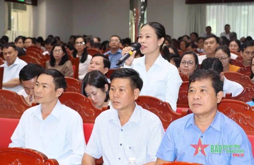 Bí thư Tỉnh ủy Đồng Nai đối thoại với lãnh đạo cấp phòng và tương đương