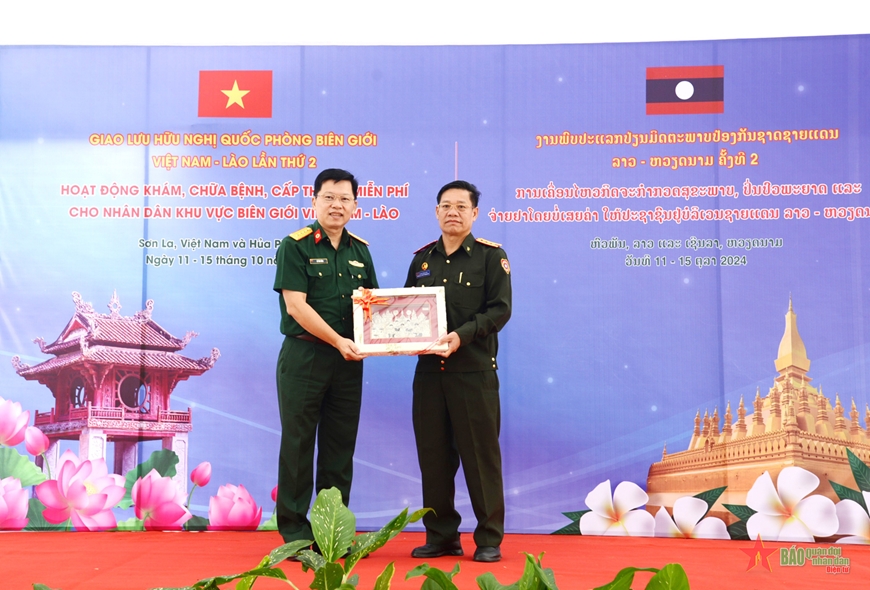 Khai mạc hoạt động khám, chữa bệnh miễn phí cho nhân dân Lào