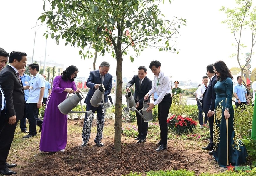 Tổng Bí thư, Chủ tịch nước Tô Lâm: Học viện Nông nghiệp Việt Nam phấn đấu trở thành mô hình trường đại học kiểu mẫu về tự chủ, đổi mới, sáng tạo
