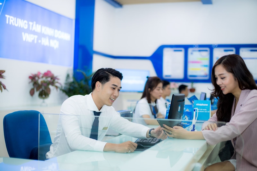 Trước thời điểm tắt sóng 2G vào ngày 15-10: Giải pháp nào với những thuê bao chưa kịp chuyển đổi?