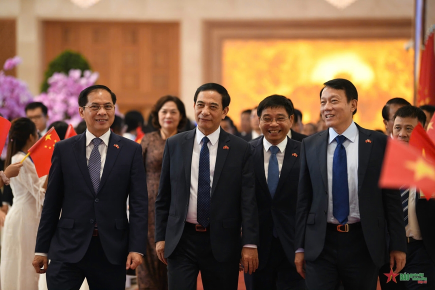 Thủ tướng Phạm Minh Chính và Thủ tướng Lý Cường chứng kiến Lễ trao văn kiện hợp tác giữa hai nước