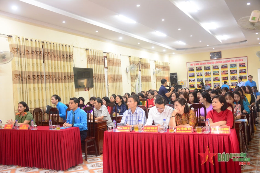 Điện Biên khen thưởng gần 50 nữ cán bộ công đoàn cơ sở tiêu biểu xuất sắc