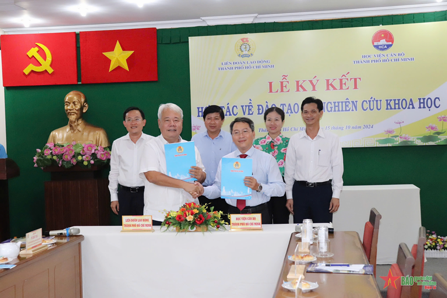 Hợp tác xây dựng đội ngũ cán bộ, công chức, viên chức TP Hồ Chí Minh chuyên nghiệp