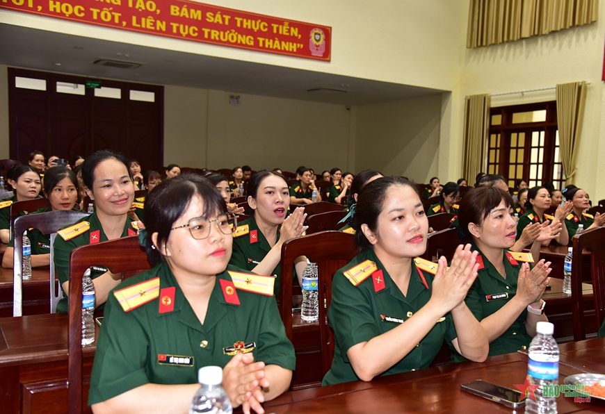 Trường Quân sự Quân khu 7 họp mặt Ngày Phụ nữ Việt Nam 20-10