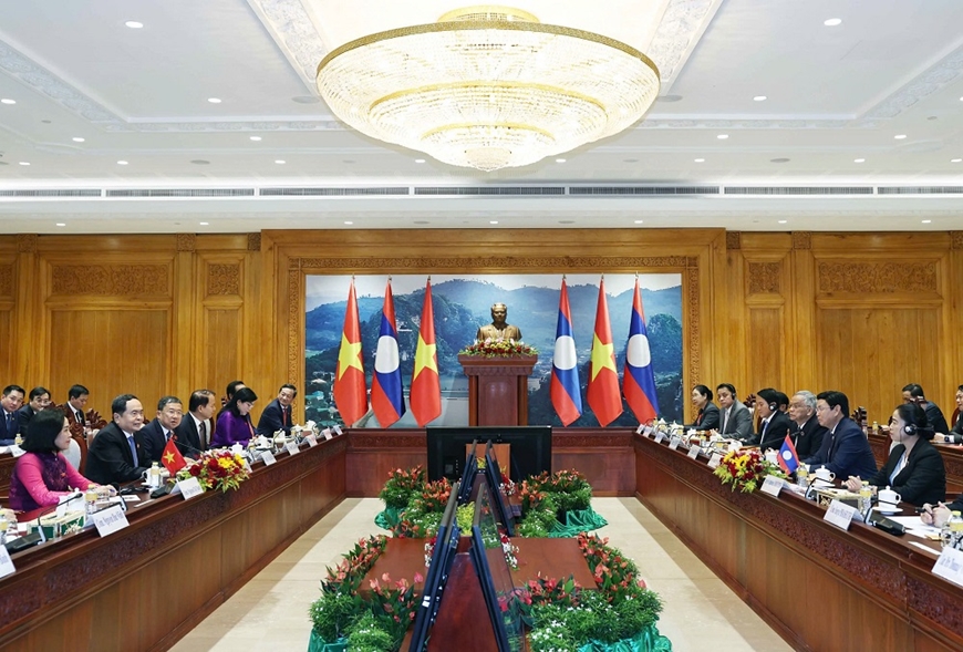 Chủ tịch Quốc hội Trần Thanh Mẫn hội đàm với Chủ tịch Quốc hội Lào Saysomphone Phomvihane