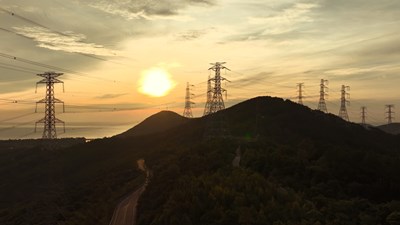 View - 	500kV mạch 3 Quảng Trạch - Phố Nối và chân dung người truyền tải điện