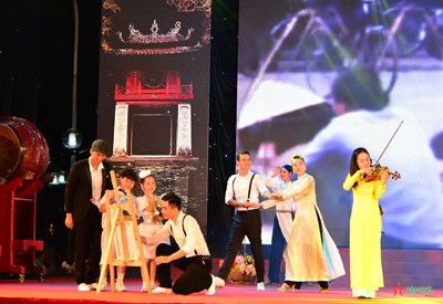 Gallery - 	Liên hoan nghệ thuật ngợi ca Thủ đô Hà Nội anh hùng