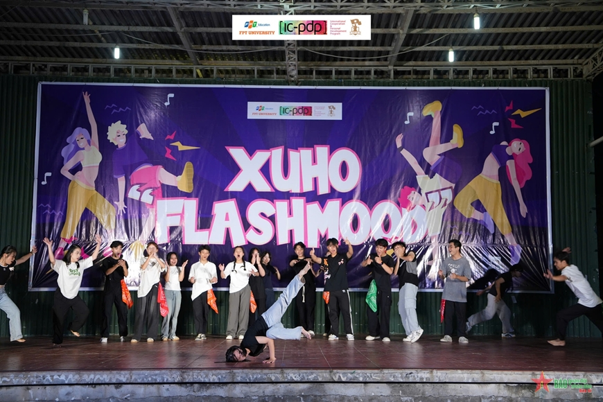 Sôi nổi đêm chung kết Xuho 