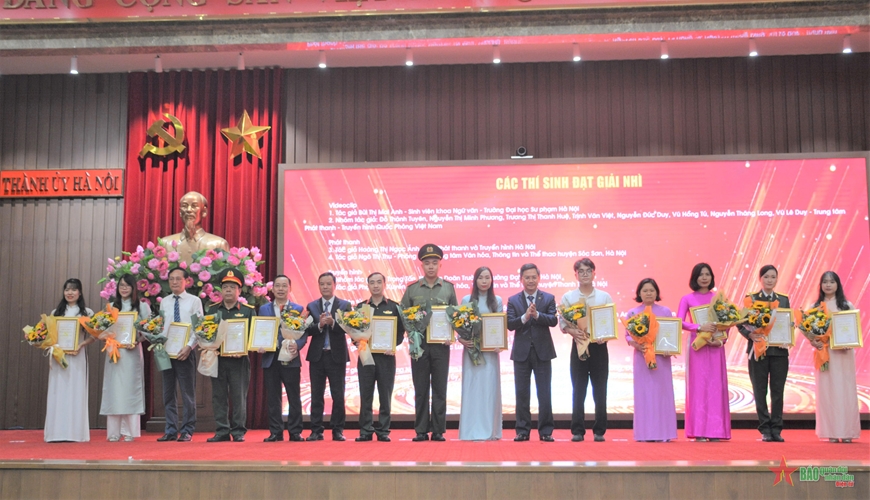 Thành ủy Hà Nội trao giải cuộc thi chính luận về bảo vệ nền tảng tư tưởng của Đảng