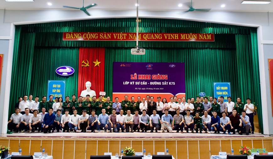 Khai giảng Lớp Kỹ sư Cầu - Đường sắt cho 50 cán bộ, nhân viên Tổng Công ty 319