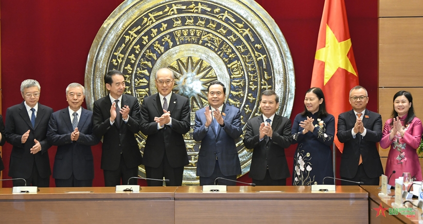 Chủ tịch Quốc hội Trần Thanh Mẫn tiếp Ch&aacute;nh &aacute;n T&ograve;a &aacute;n Nh&acirc;n d&acirc;n tối cao Trung Quốc