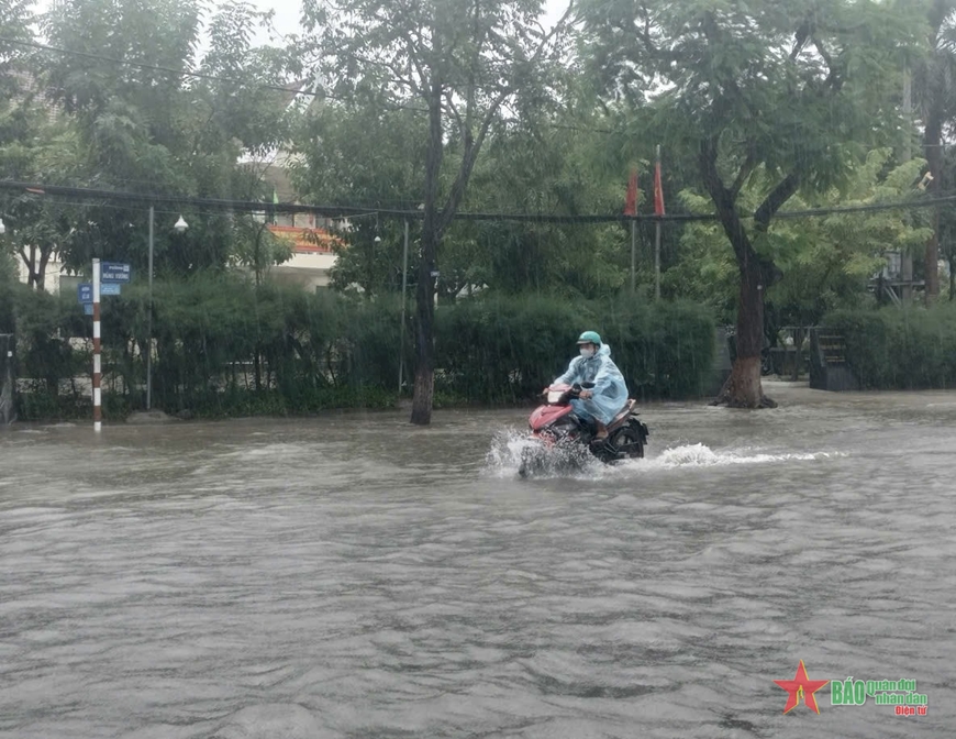 Quảng Nam: Mưa lớn gây ngập một số tuyến đường TP Tam Kỳ