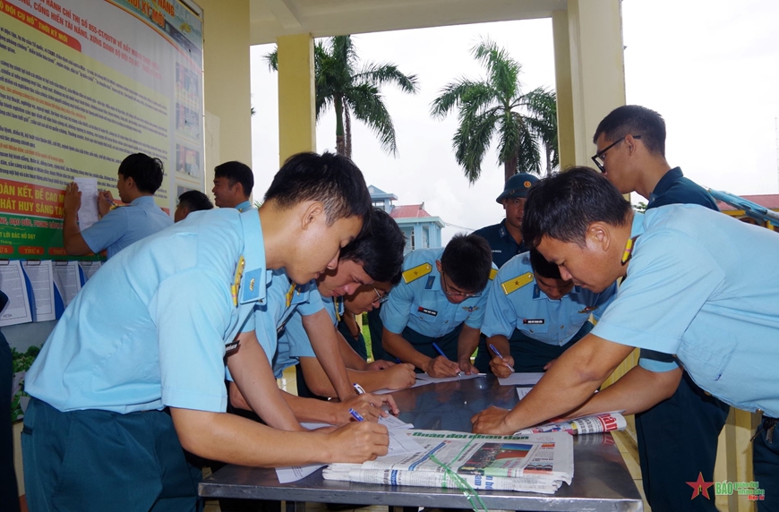 Sư đoàn Không quân 372 tổ chức hiến máu tình nguyện năm 2024