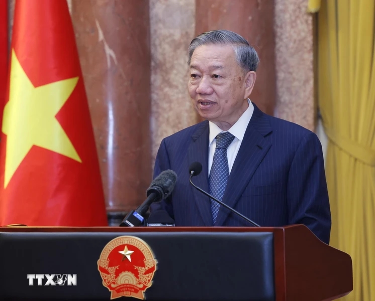 Tổng Bí thư Tô Lâm và Chủ tịch nước Lương Cường bàn giao công tác của Chủ tịch nước