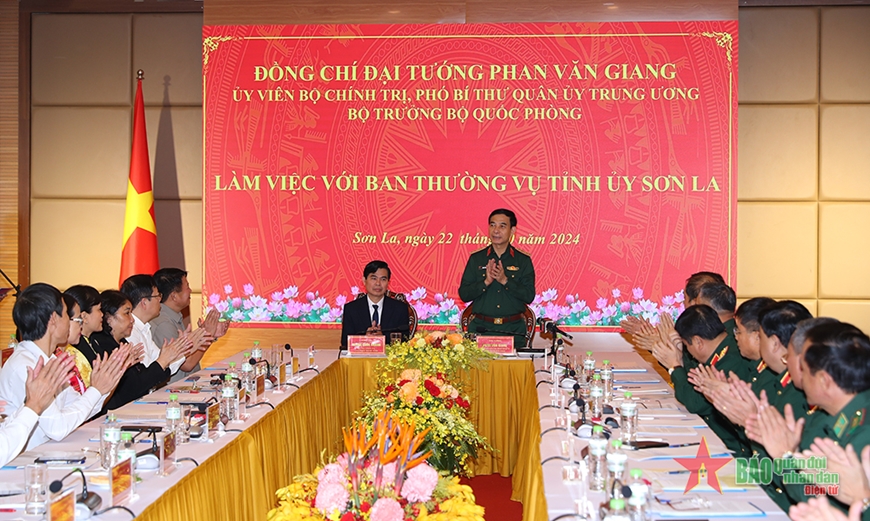Đại tướng Phan Văn Giang làm việc với Ban Thường vụ Tỉnh ủy Sơn La