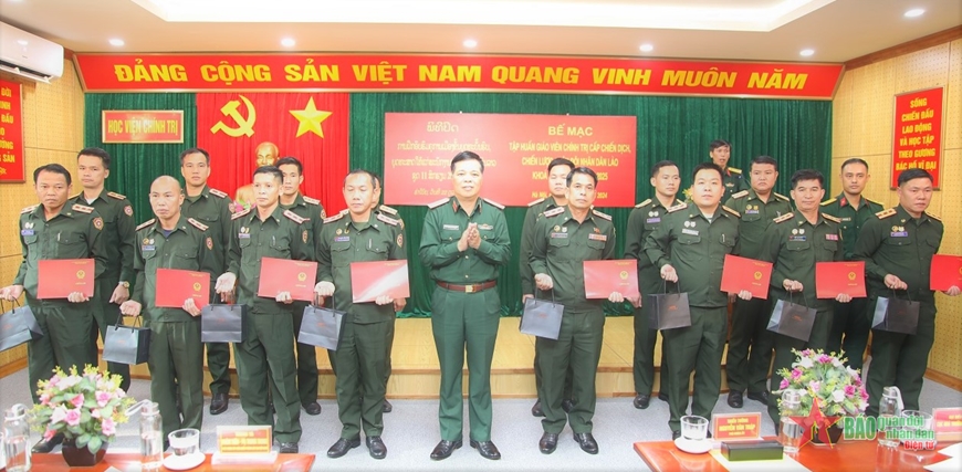 Học viện Chính trị tổ chức Lễ tốt nghiệp lớp bồi dưỡng kiến thức quốc phòng, an ninh đối tượng 2 khóa 129
