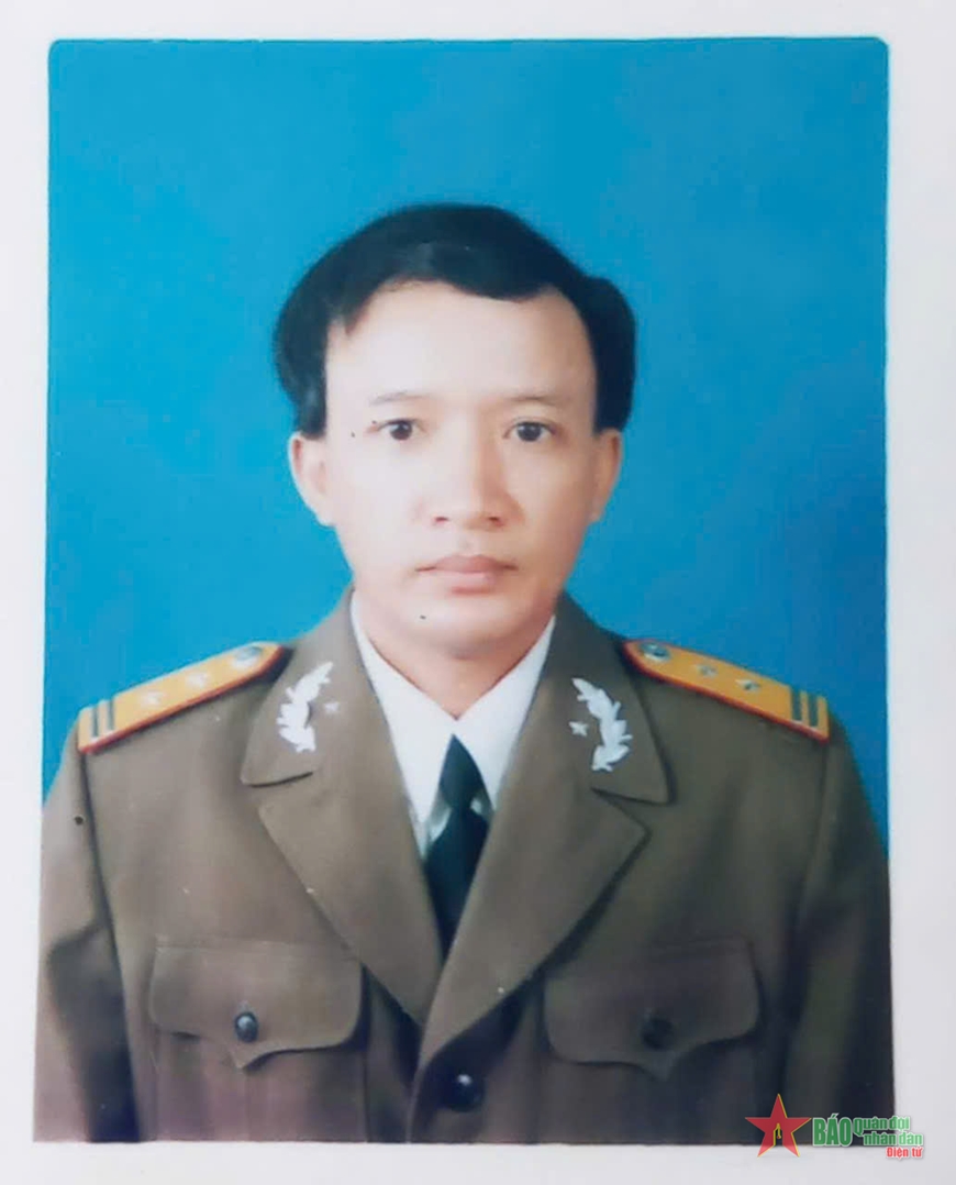 Miệt mài tìm kiếm đồng đội