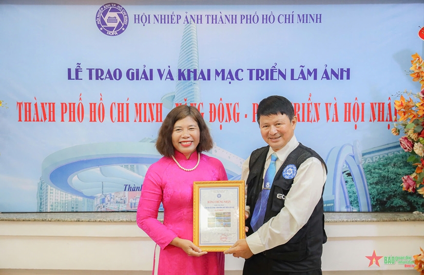Trao thưởng cuộc thi ảnh TP Hồ Chí Minh năng động, phát triển và hội nhập