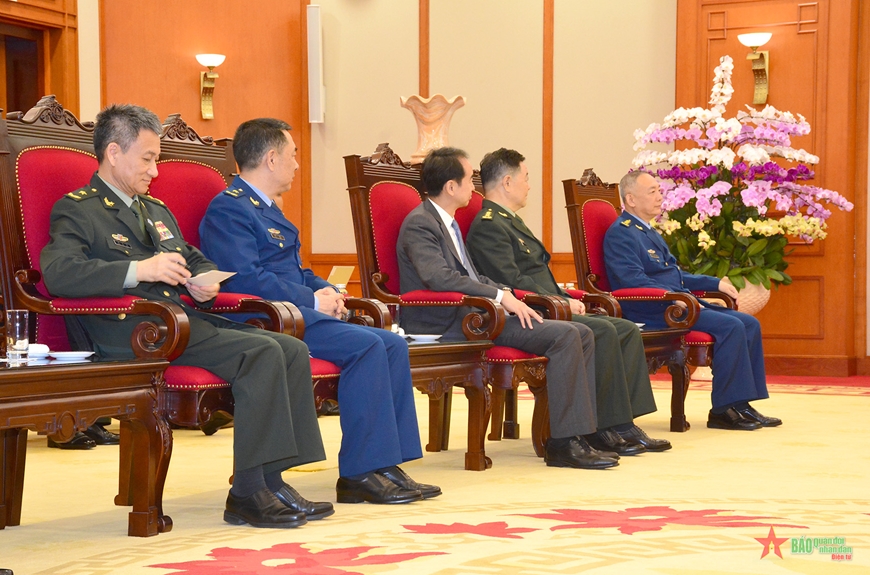 Tổng Bí thư, Bí thư Quân ủy Trung ương Tô Lâm tiếp Phó chủ tịch Quân ủy Trung ương Trung Quốc