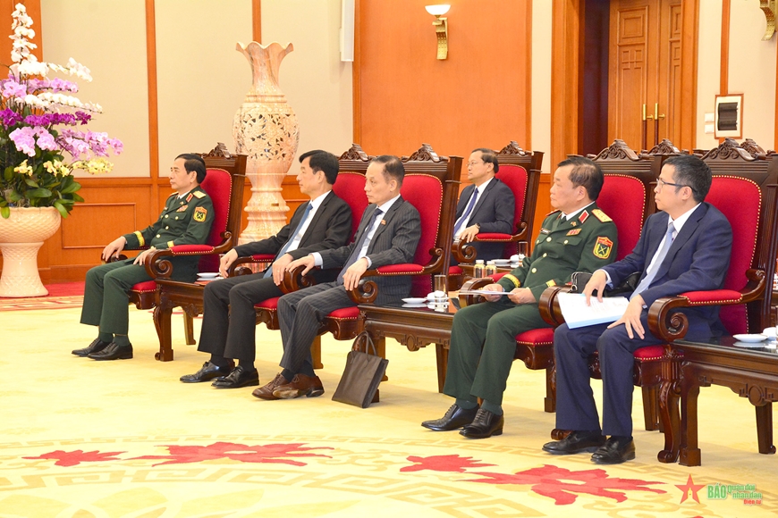 Tổng Bí thư, Bí thư Quân ủy Trung ương Tô Lâm tiếp Phó chủ tịch Quân ủy Trung ương Trung Quốc