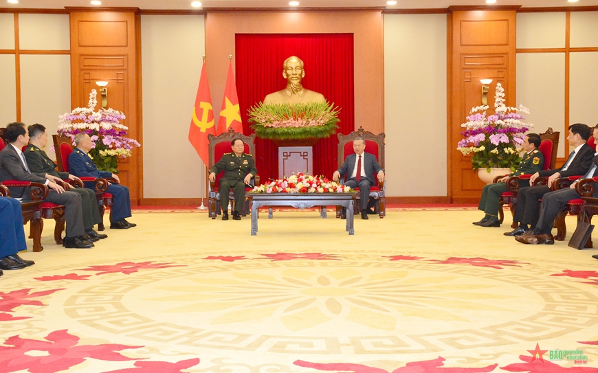 Tổng Bí thư, Bí thư Quân ủy Trung ương Tô Lâm tiếp Phó chủ tịch Quân ủy Trung ương Trung Quốc