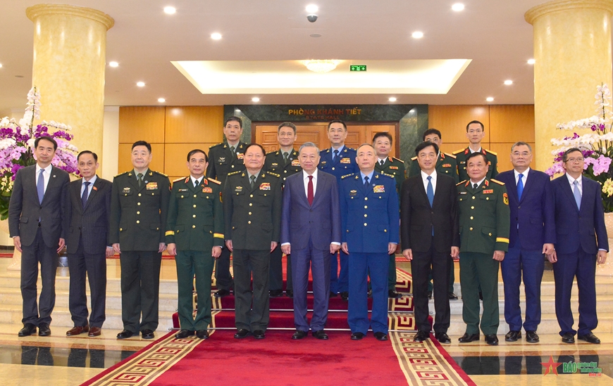 Tổng Bí thư, Bí thư Quân ủy Trung ương Tô Lâm tiếp Phó chủ tịch Quân ủy Trung ương Trung Quốc