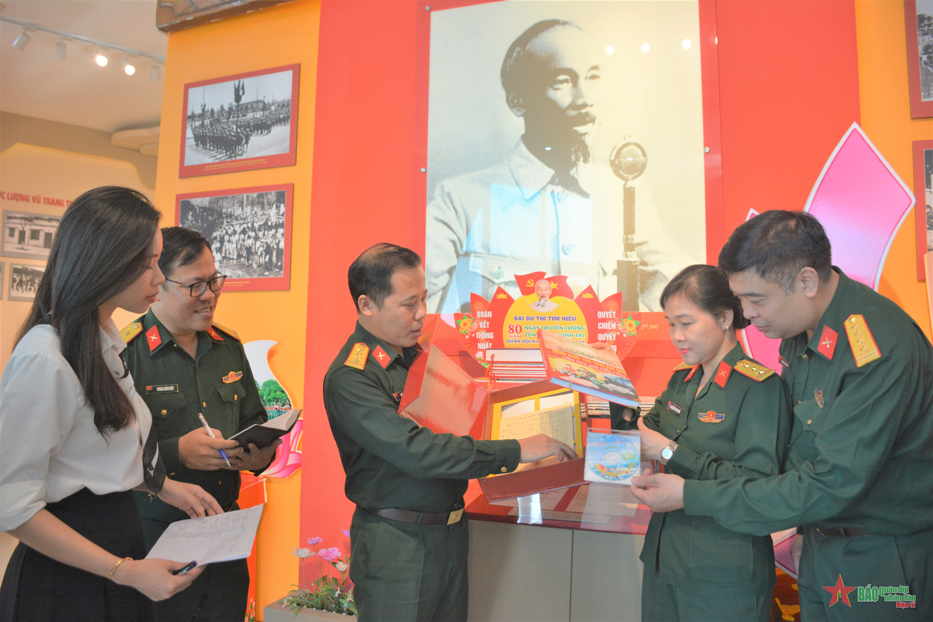 Gần 1,2 triệu bài thi tìm hiểu 80 năm Ngày truyền thống Tổng cục Chính trị