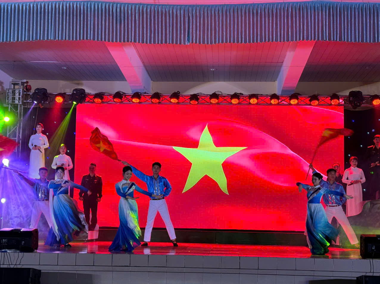 Đêm giao lưu “Chào học viên Khóa 92” Trường Sĩ quan Lục quân 1